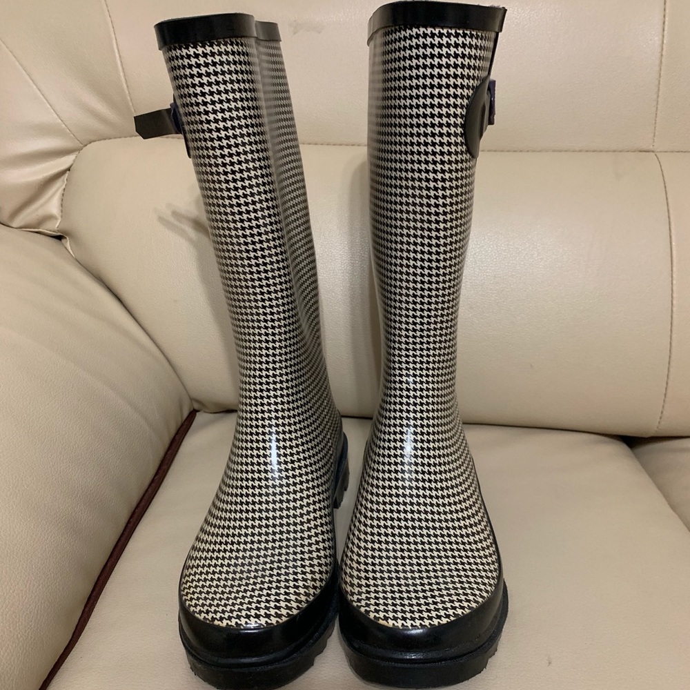 Rain boots